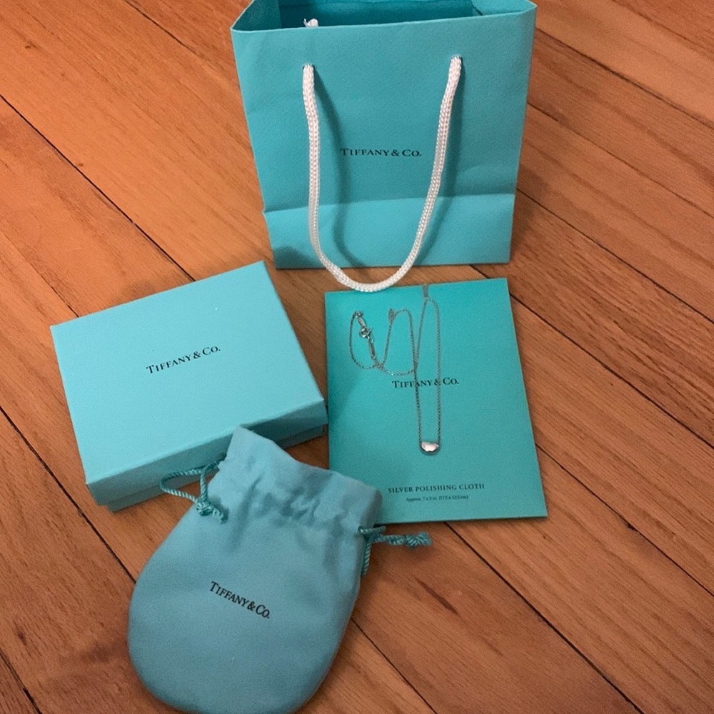 Tiffany & Co. small bean necklace. Silver